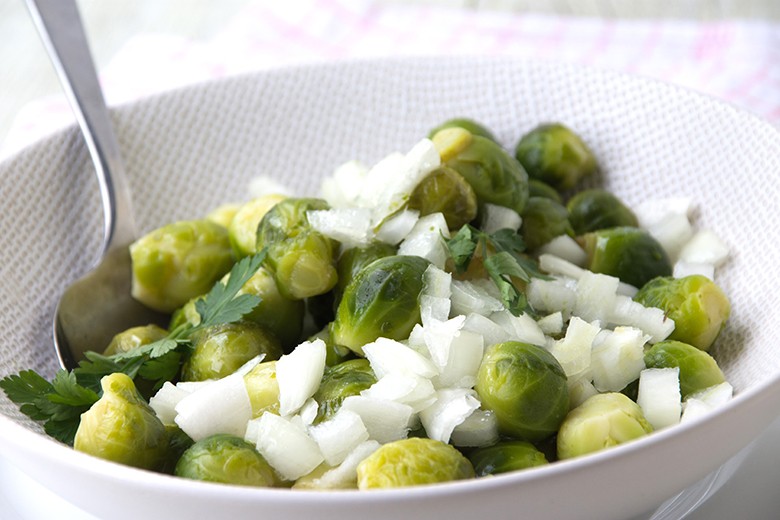 Einfacher Kohlsprossensalat