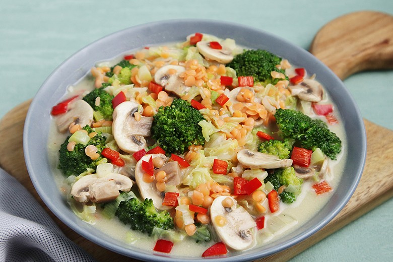 Chinakohlsuppe mit Kokosmilch