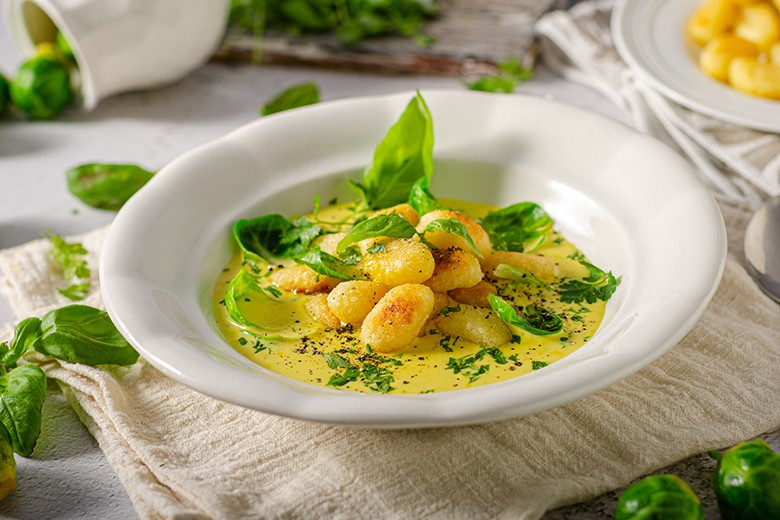 Gnocchi in Curry-Sauce