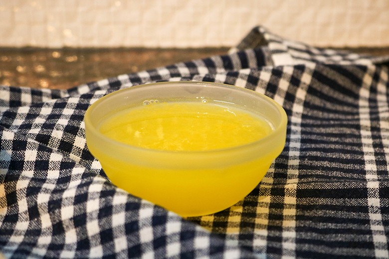 Heiße Orangensauce mit Vanille und Kardamom
