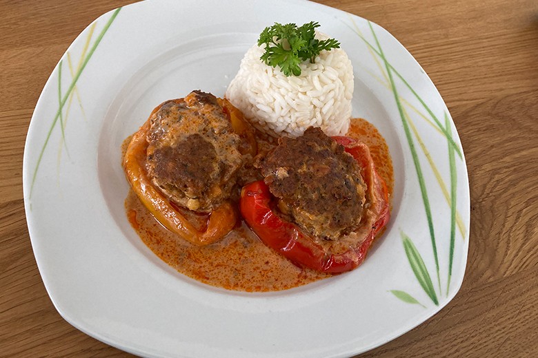 Gefüllte Paprikaschoten mit Hackfleisch