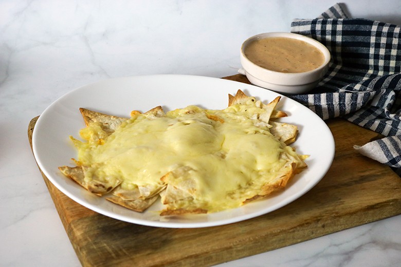 Überbackene Nachos mit Salsa