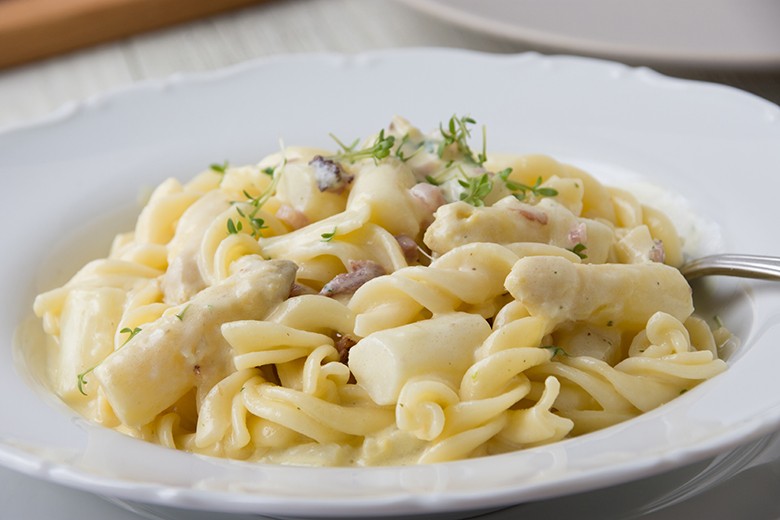 Spargelnudeln mit Schinken-Sahne-Sauce
