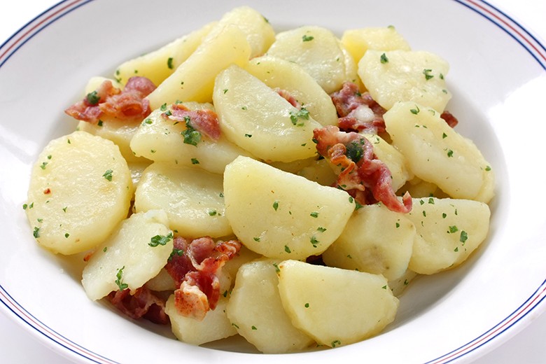 Würziger Kartoffelsalat mit Speck