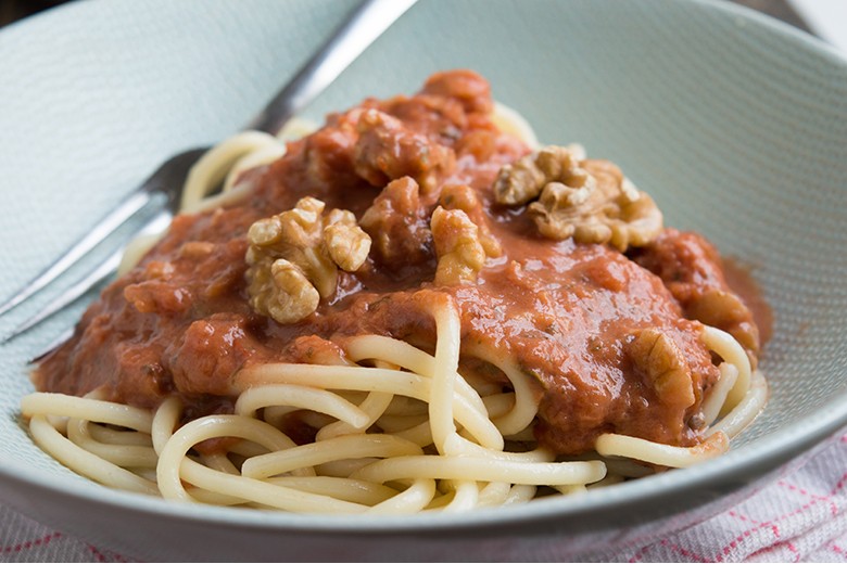 Tomatencremesauce mit Walnüssen