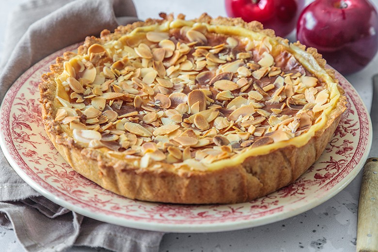Apfel-Mandel-Kuchen mit Pudding