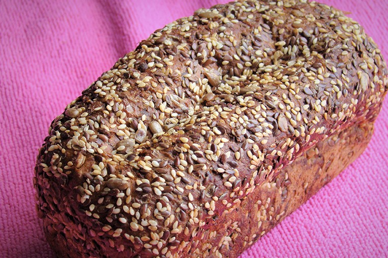 Supersaftiges Vollkornbrot aus Dinkelmehl