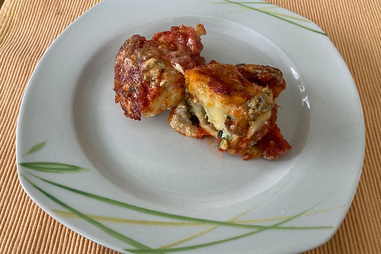 Nudelrolle mit Zucchinifüllung