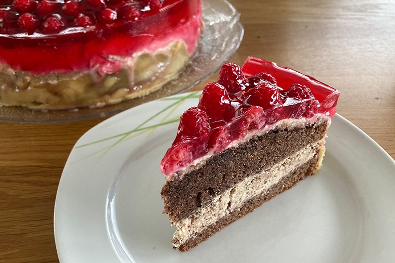 Himbeertorte mit Marzipan