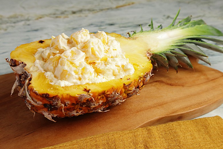 Ananas mit Schlagsahne