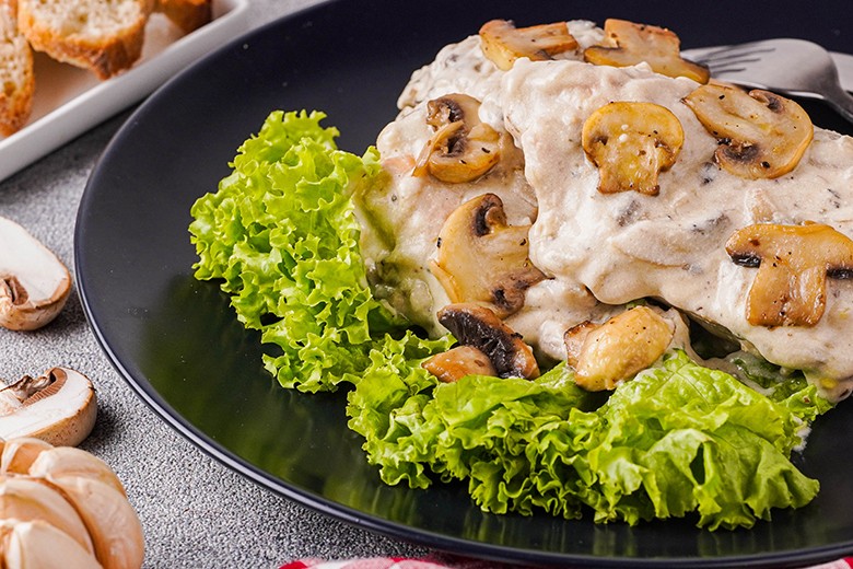 Hühnerbrust mit Champignons