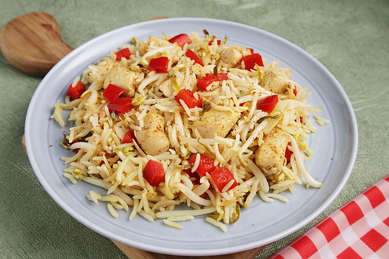 Asiatische Reis-Pfanne mit Hähnchen