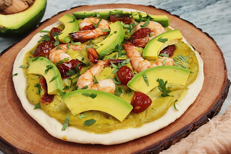 Avocado-Garnelen-Pizza