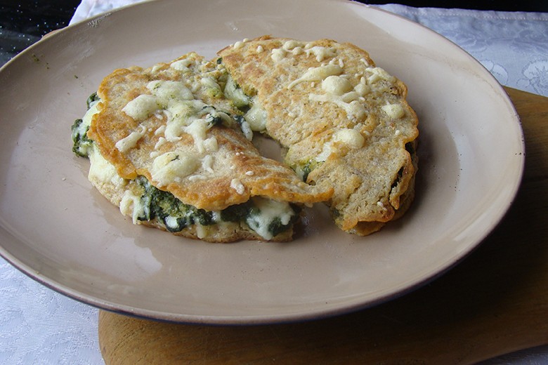 Haferpfannkuchen mit Spinatfüllung