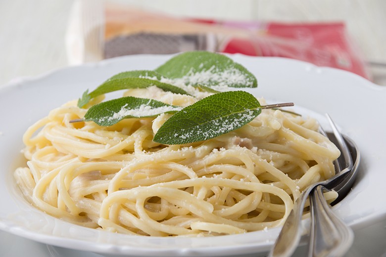 Spaghetti in Gorgonzola-Salbeisauce