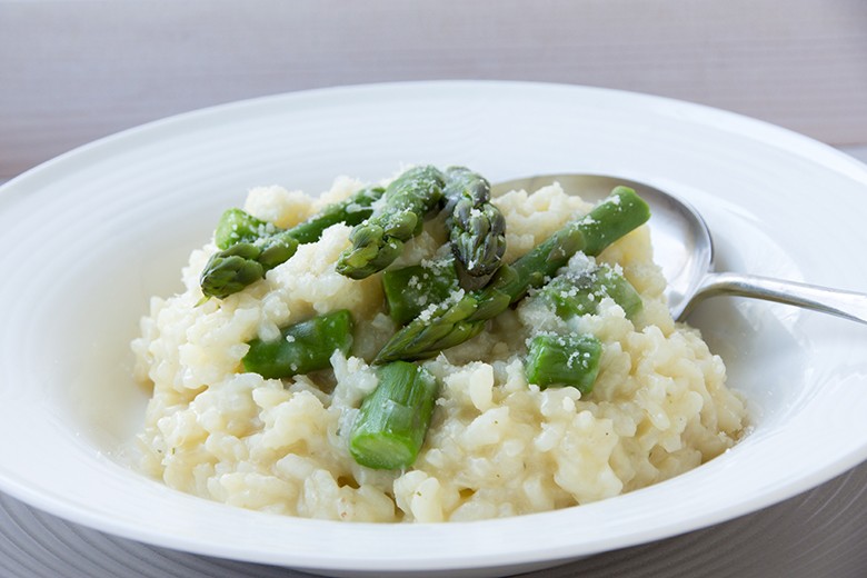 Spargelrisotto mit grünem Spargel