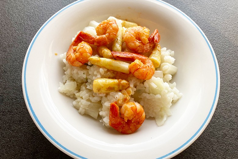 Spargelrisotto mit Garnelen