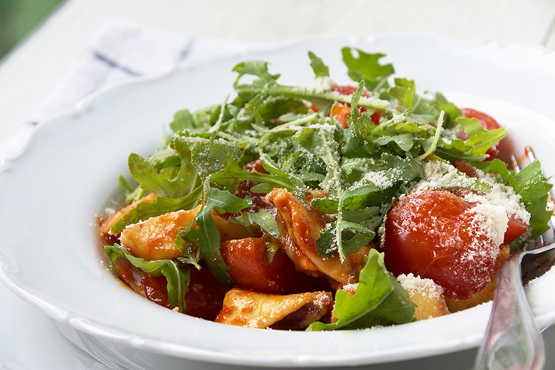 Tortellinisalat mit Rucola