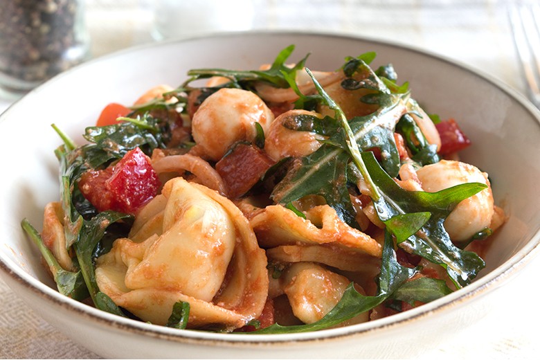 Tortellinisalat mit Pesto