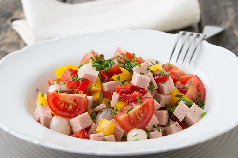 Paprika-Leberkäse-Salat