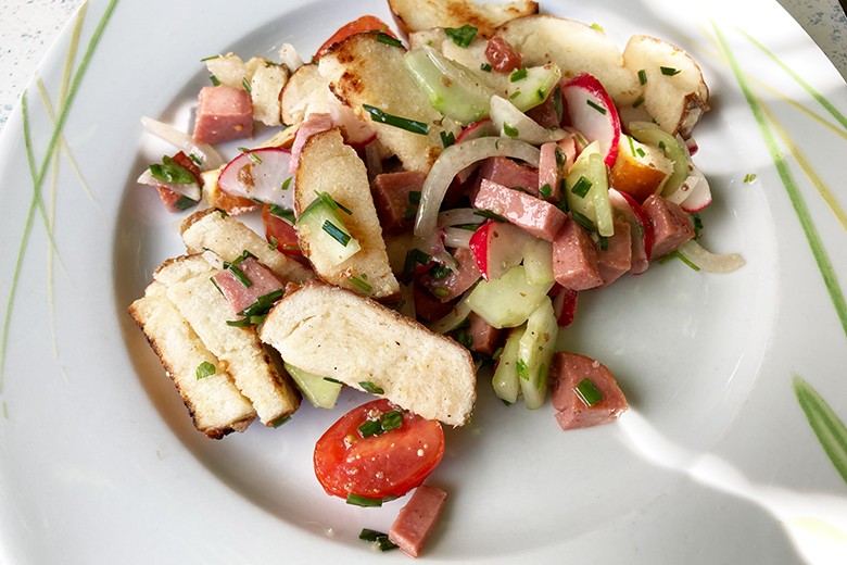 Bayerischer Leberkäs-Salat