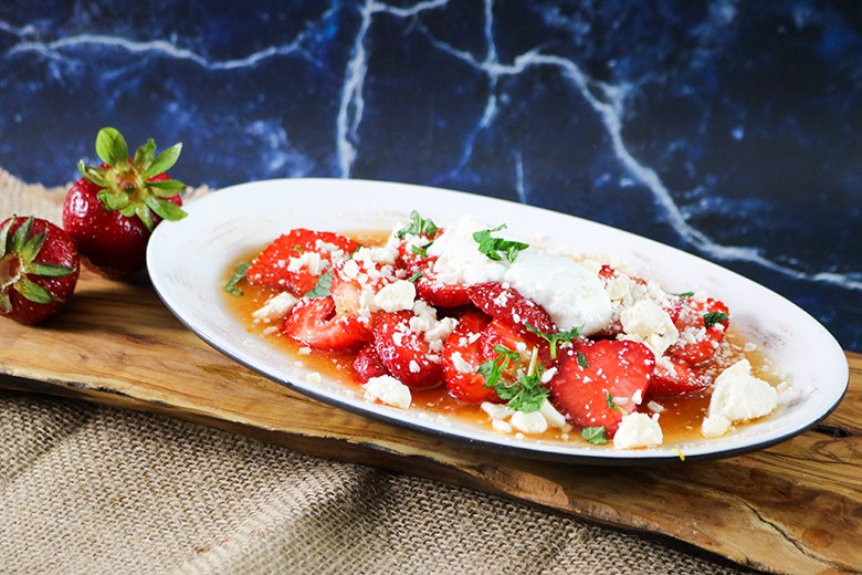 Erdbeer-Carpaccio mit Ziegenkäse