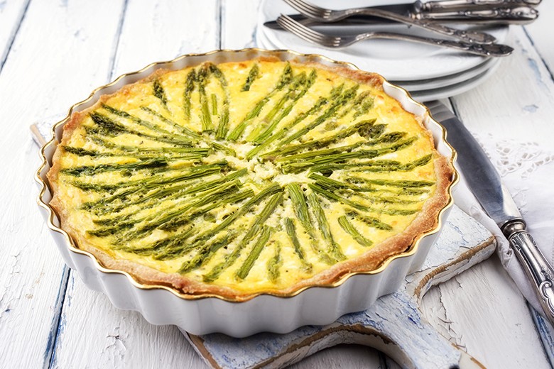 Quiche mit grünem Spargel