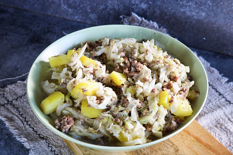 Weißkohleintopf mit Hackfleisch