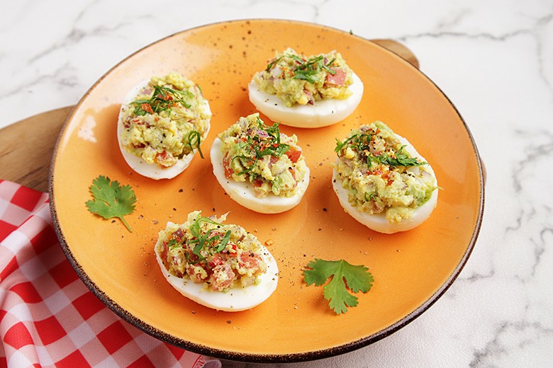 Gefüllte Eier mit Avocado