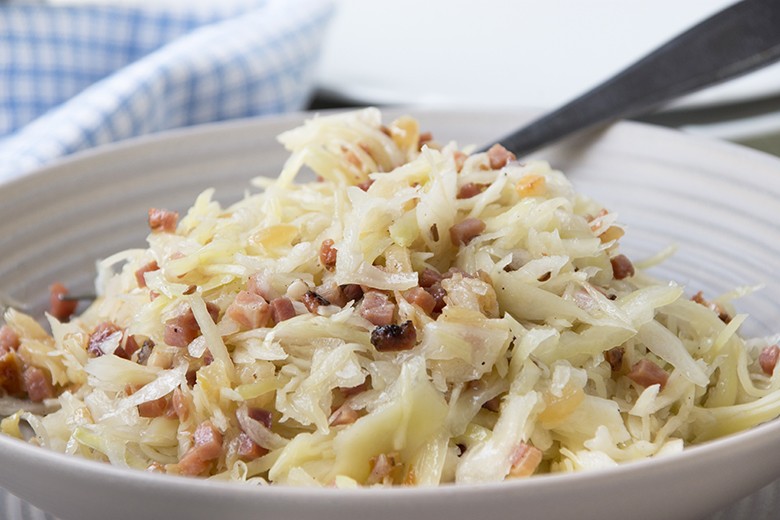 Omas Weißkohlsalat
