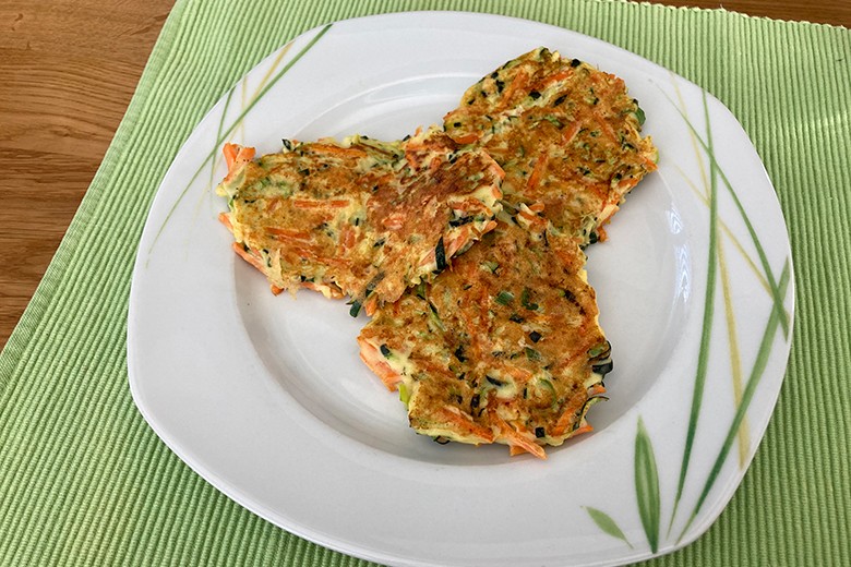 Zucchinipuffer mit Karotten