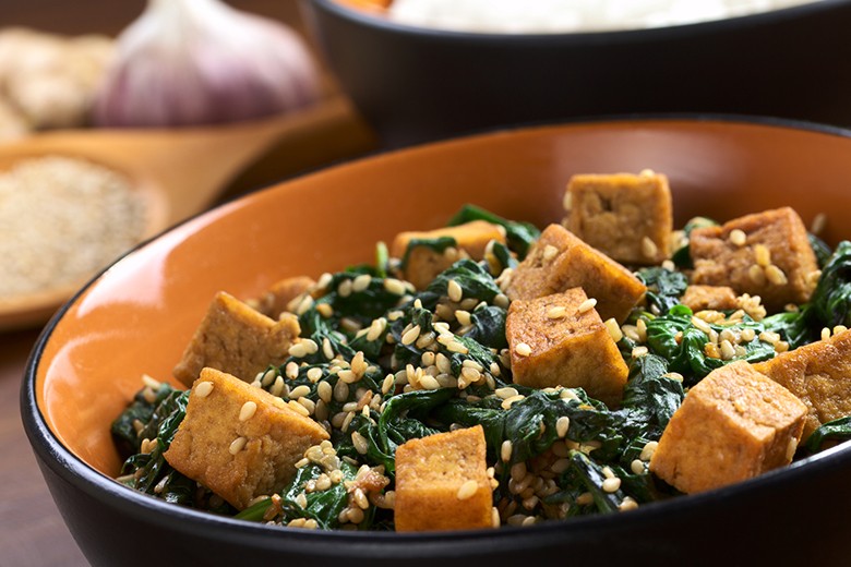 Tofu mit Spinat und Sesam