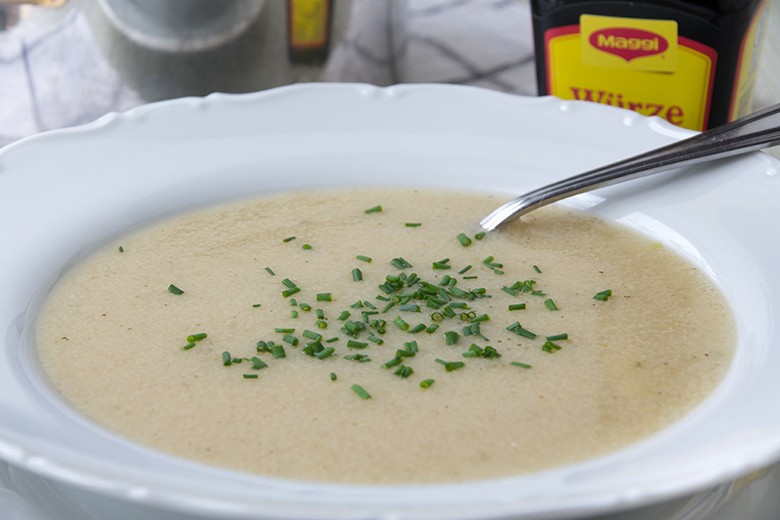 Geröstete Grießssuppe