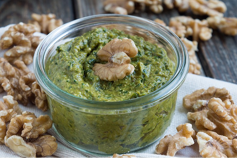 Walnusspesto mit Rucola