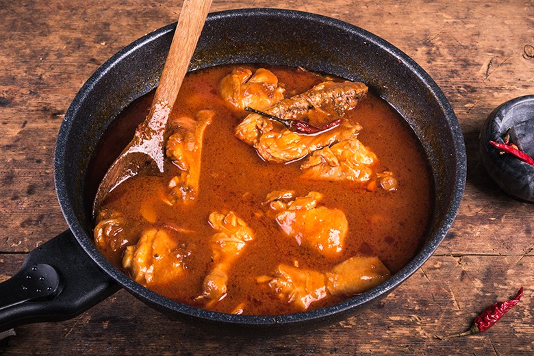 Hähnchen mit Tomatensauce