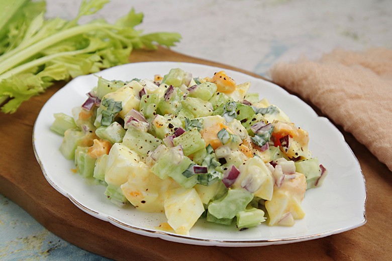 Eiersalat mit Staudensellerie