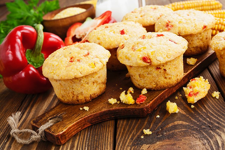 Muffins mit Peperoni und Mais