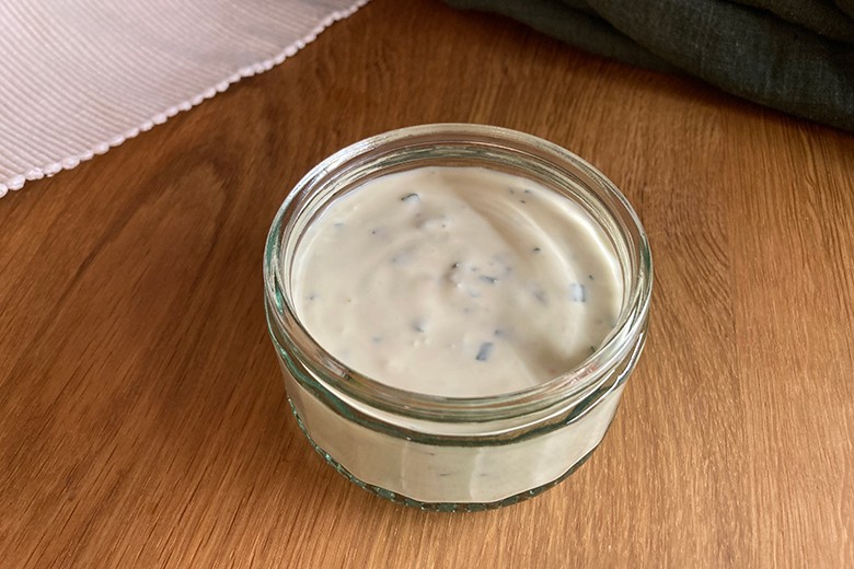 Schmand-Knoblauch-Dip