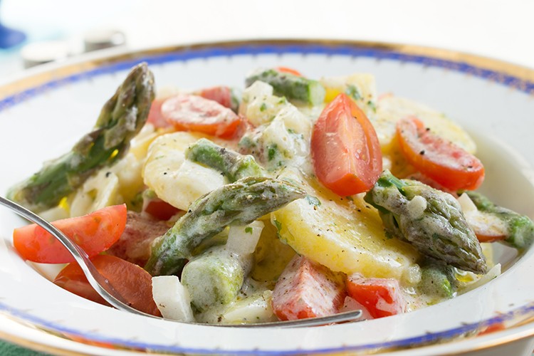 Kartoffelsalat mit Spargel