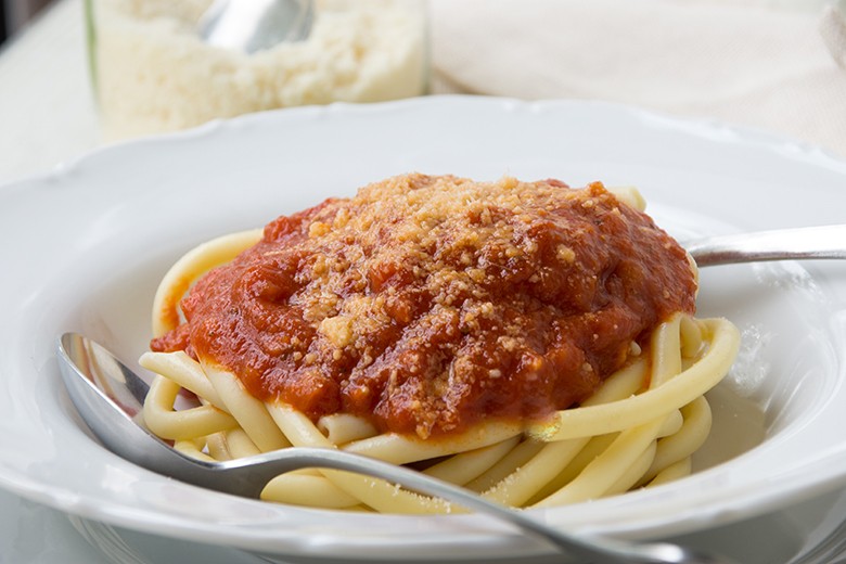 Tomatensoße aus passierten Tomaten
