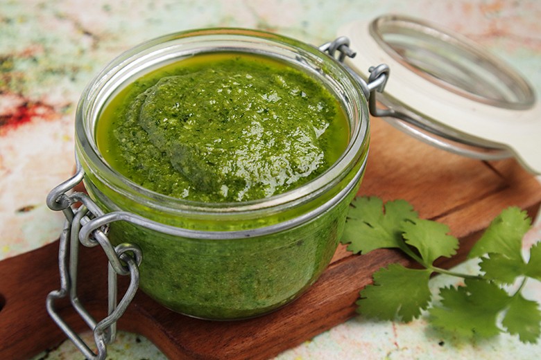 Korianderpesto mit Pinienkernen