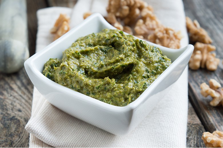 Korianderpesto mit Walnuss