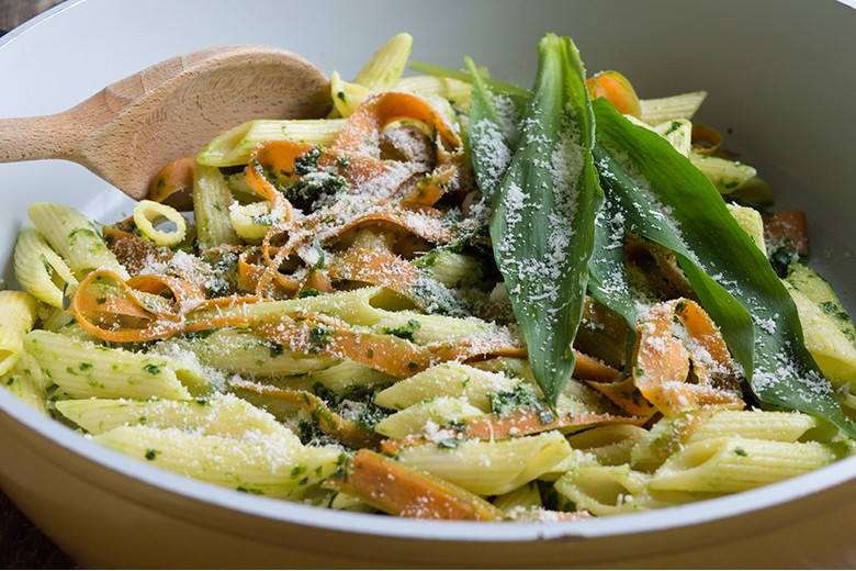 Möhrennudeln mit Bärlauch-Pesto