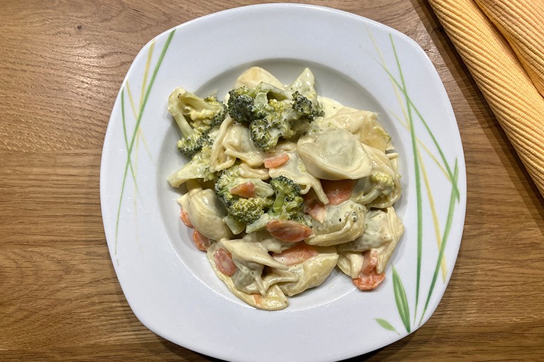 Tortelloni in Käsesahnesoße