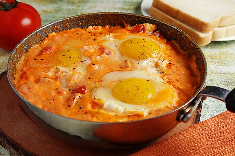 Eier in Tomatensugo
