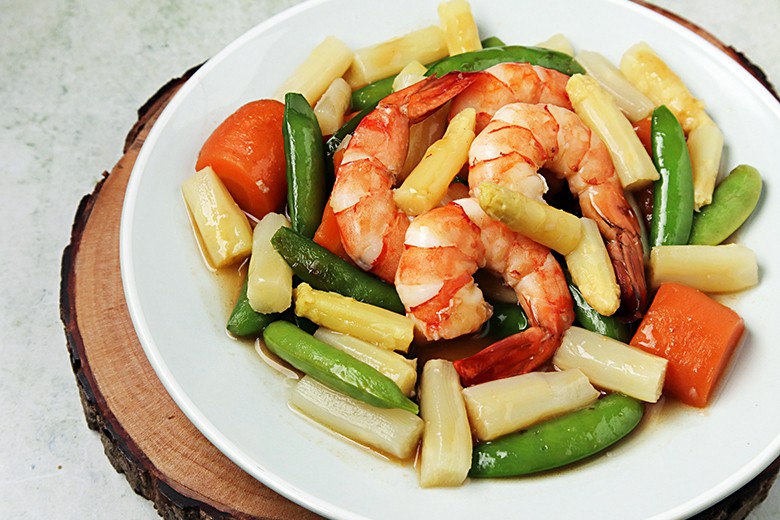 Spargelpfanne mit Garnelen