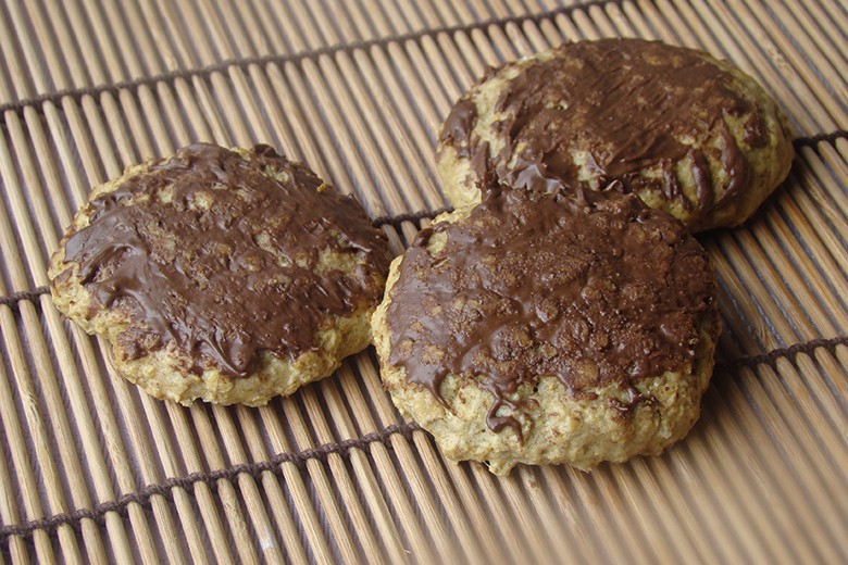 Knusprige Haferflocken-Kekse mit Schoko