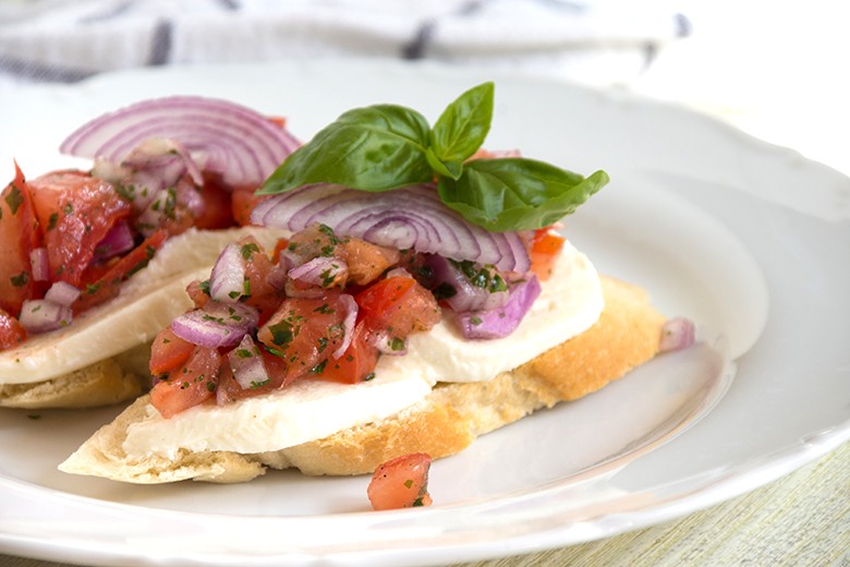 Tomate-Mozzarella-Crostini