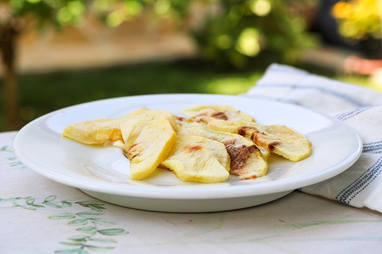 Äpfel trocknen in der Mikrowelle