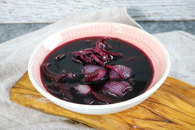 Zwiebelsoße mit Rotwein